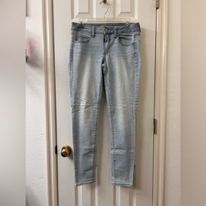 American Eagle Light Wash Jegging